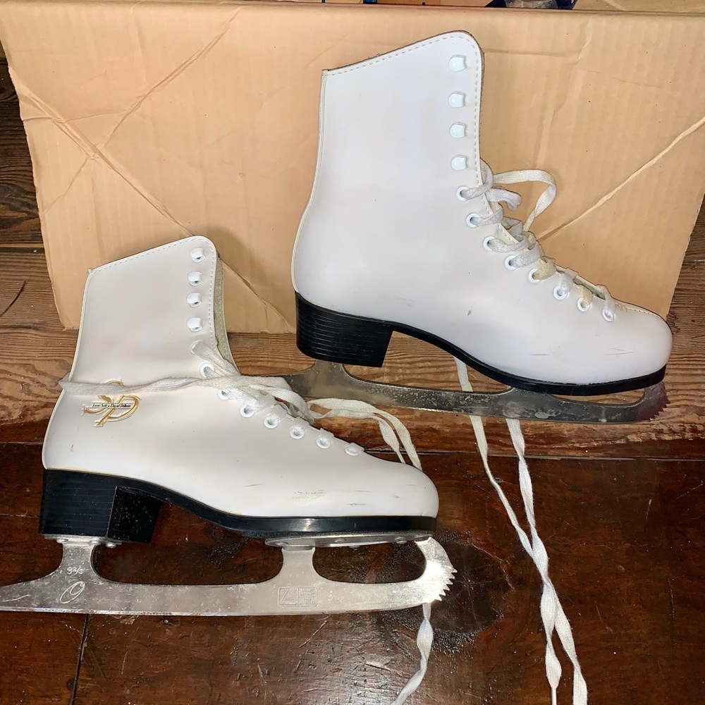 CCM Classic Series SP figure skates-size 7